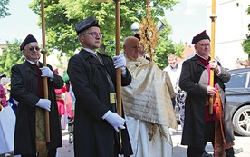 ▲	Biskup Piotr Greger przewodniczył uroczystościom w Żywcu.