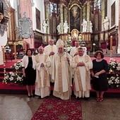 Na liturgii obecni byli także członkowie rodzin.