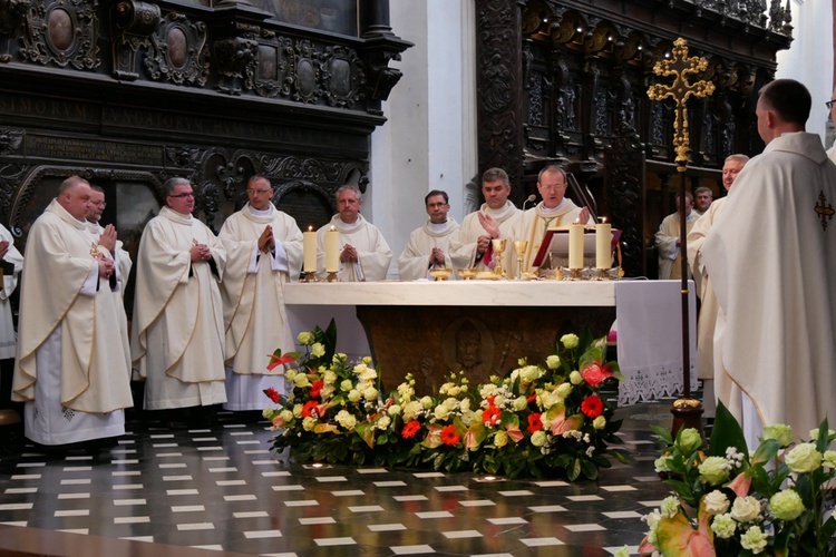 Srebrny jubileusz kapłaństwa w archikatedrze oliwskiej