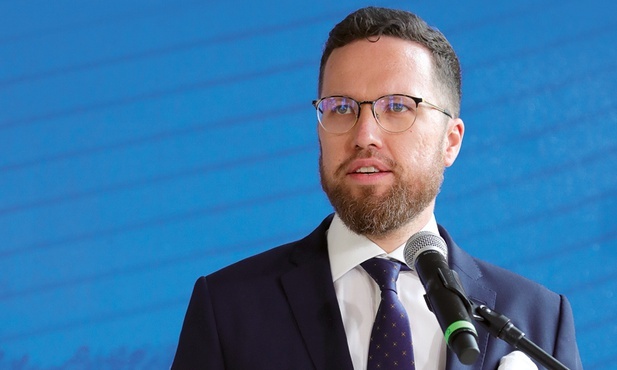 Dr Tymoteusz Zych jest rektorem nowej uczelni.
