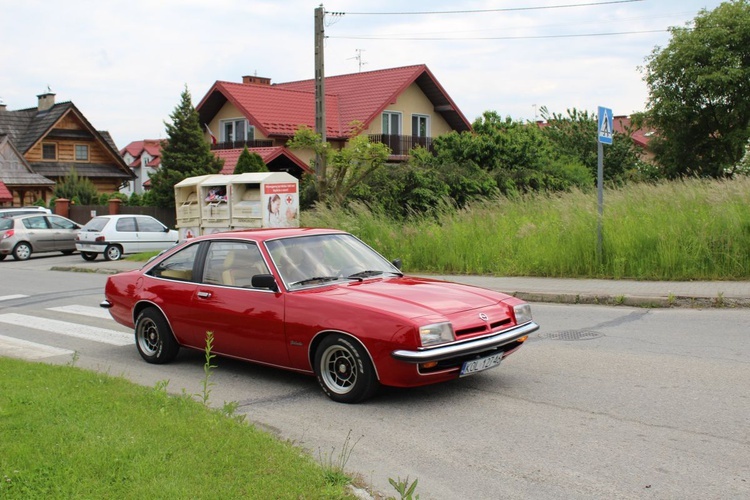 Zjazd starych samochodów w Brzesku