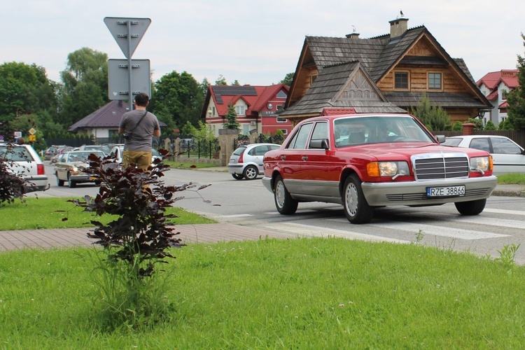 Zjazd starych samochodów w Brzesku