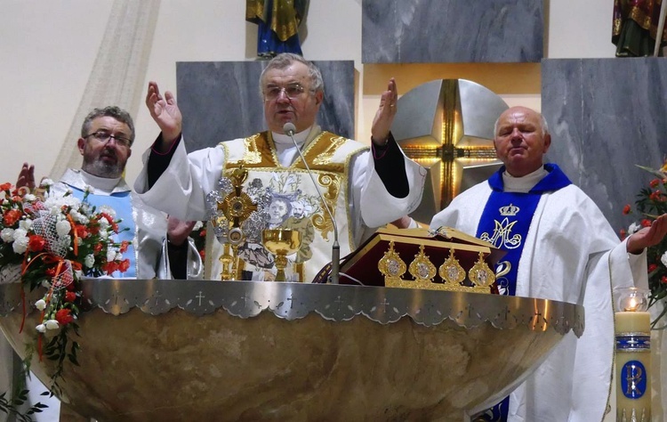 Relikwie św. Teresy od Dzieciątka Jezus i jej rodziców, Ludwika i Zelii Martin w Kalnej