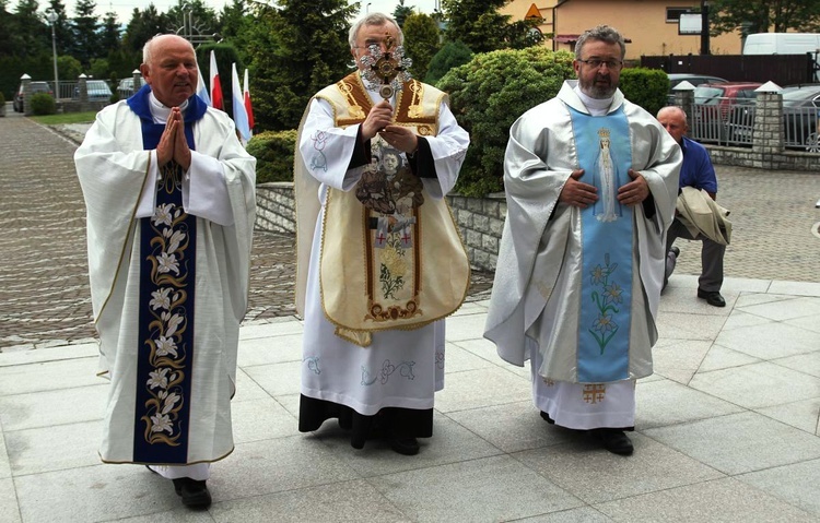 Relikwie św. Teresy od Dzieciątka Jezus i jej rodziców, Ludwika i Zelii Martin w Kalnej