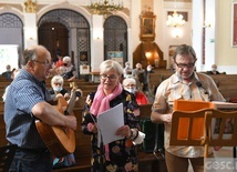 Pielgrzymka Apostolatu Trzeźwości do sanktarium w Rokitnie