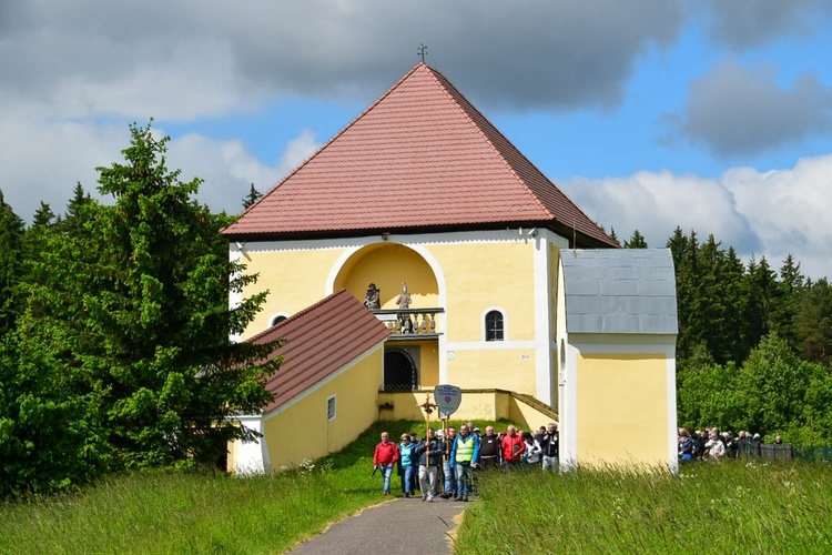 Przyszli do Matki