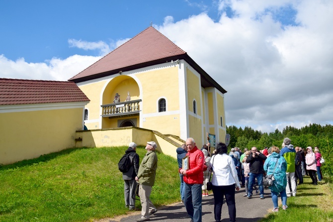 Przyszli do Matki