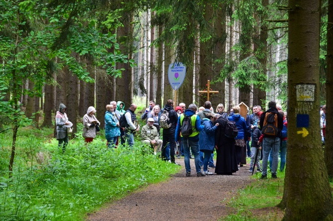 Przyszli do Matki