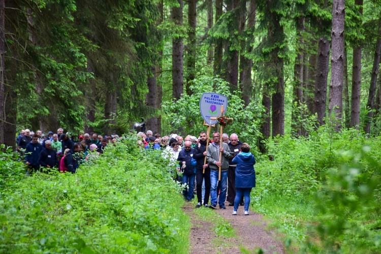 Przyszli do Matki