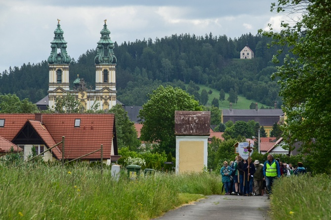 Przyszli do Matki