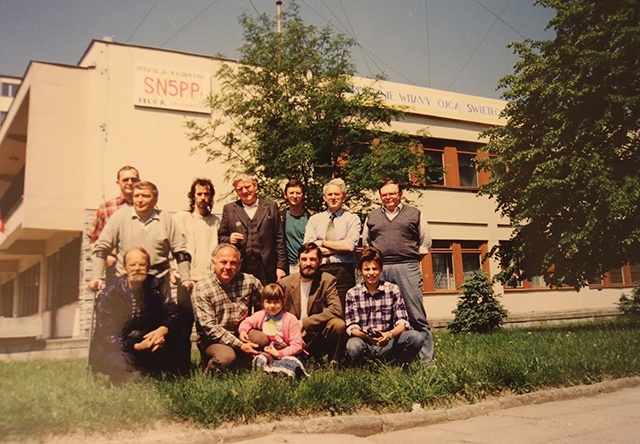 Grupa płockich krótkofalowców – operatorów stacji okolicznościowej w czerwcu 1991 r.