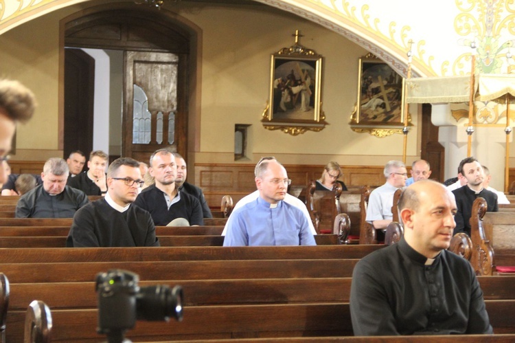 Zabawa. Spotknie księży przewodników przed PPT