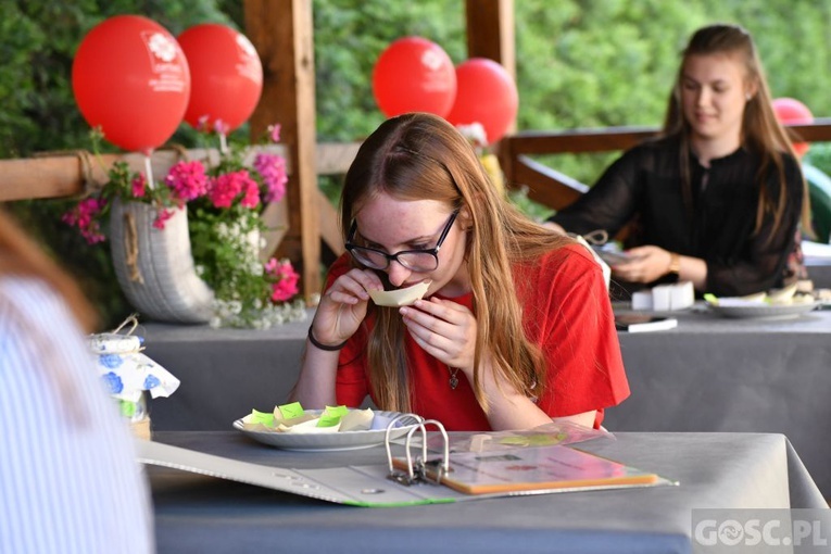 Poświęcenie zielonego "Zakątka u św. Mikołaja" w Głogowie