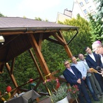 Poświęcenie zielonego "Zakątka u św. Mikołaja" w Głogowie