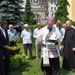 Poświęcenie zielonego "Zakątka u św. Mikołaja" w Głogowie