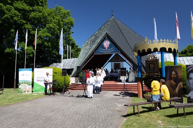 Pielgrzymka chorych i cierpiących oraz służby zdrowia do Rokitna