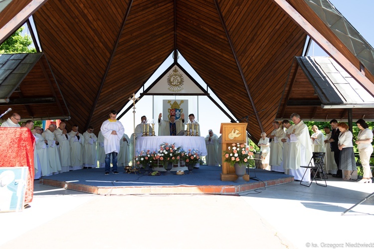 Pielgrzymka chorych i cierpiących oraz służby zdrowia do Rokitna