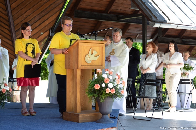 Pielgrzymka chorych i cierpiących oraz służby zdrowia do Rokitna