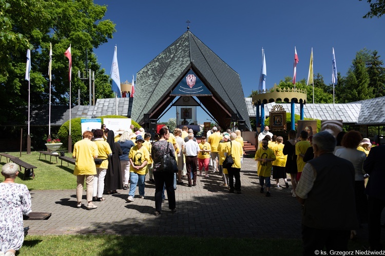 Pielgrzymka chorych i cierpiących oraz służby zdrowia do Rokitna