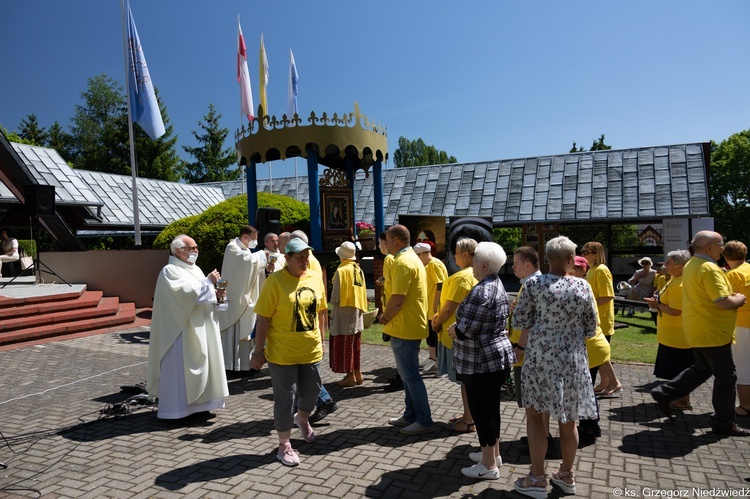 Pielgrzymka chorych i cierpiących oraz służby zdrowia do Rokitna