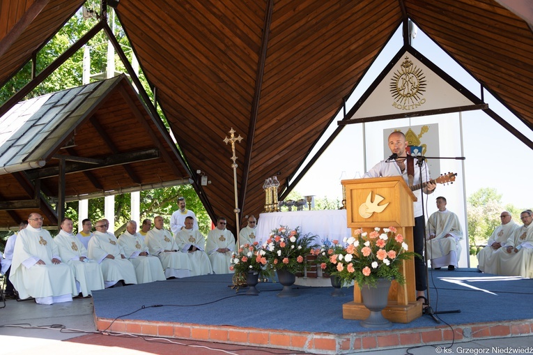 Pielgrzymka chorych i cierpiących oraz służby zdrowia do Rokitna