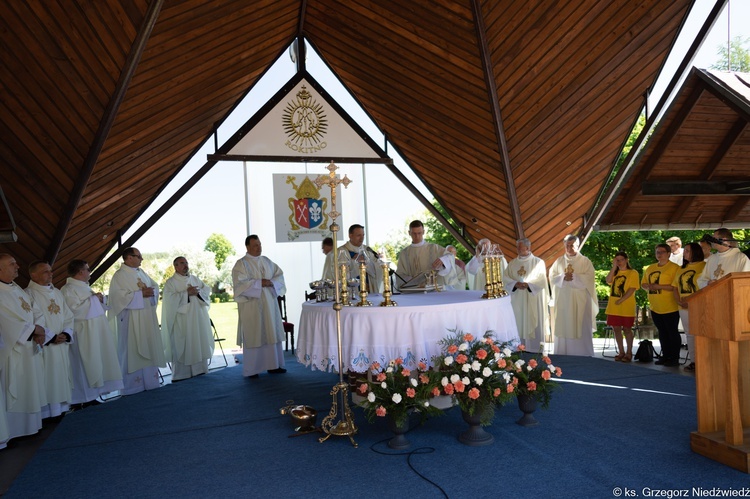 Pielgrzymka chorych i cierpiących oraz służby zdrowia do Rokitna