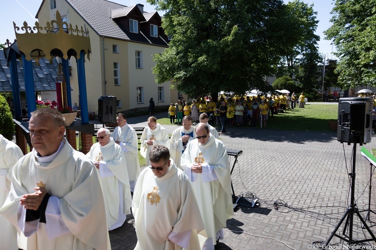 Pielgrzymka chorych i cierpiących oraz służby zdrowia do Rokitna