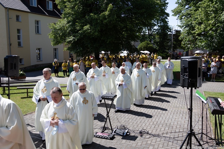 Pielgrzymka chorych i cierpiących oraz służby zdrowia do Rokitna