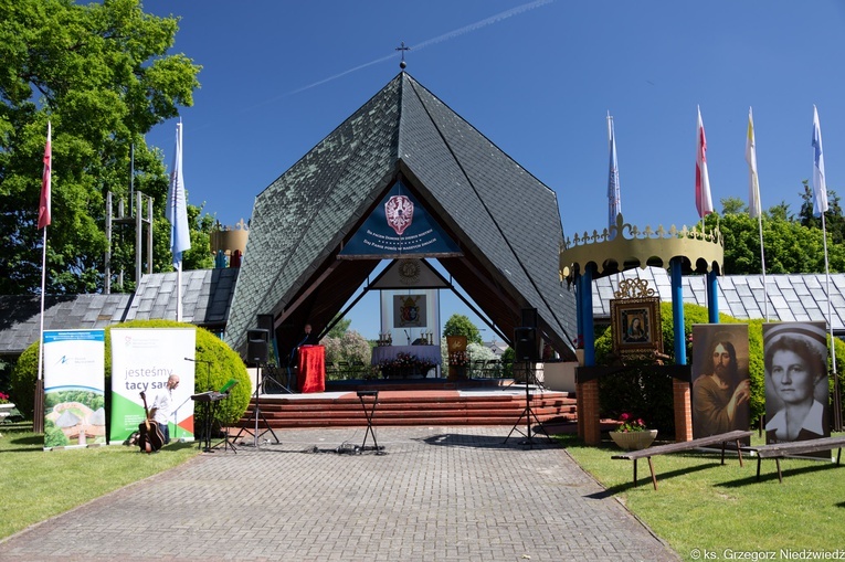 Pielgrzymka chorych i cierpiących oraz służby zdrowia do Rokitna