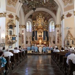 Pielgrzymka osób posługujących w parafiach do Rokitna