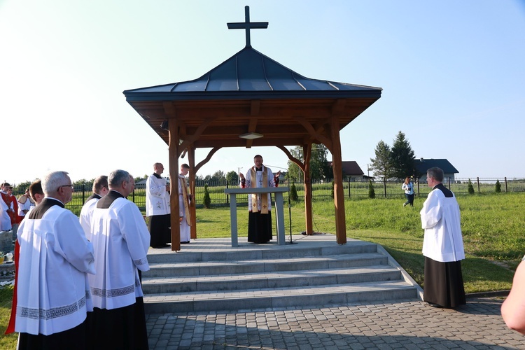 Organy i ołtarz w Pogwizdowie