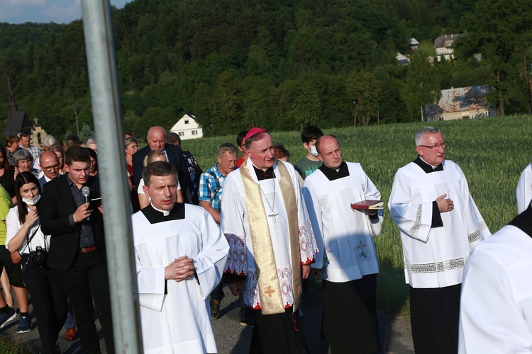 Organy i ołtarz w Pogwizdowie