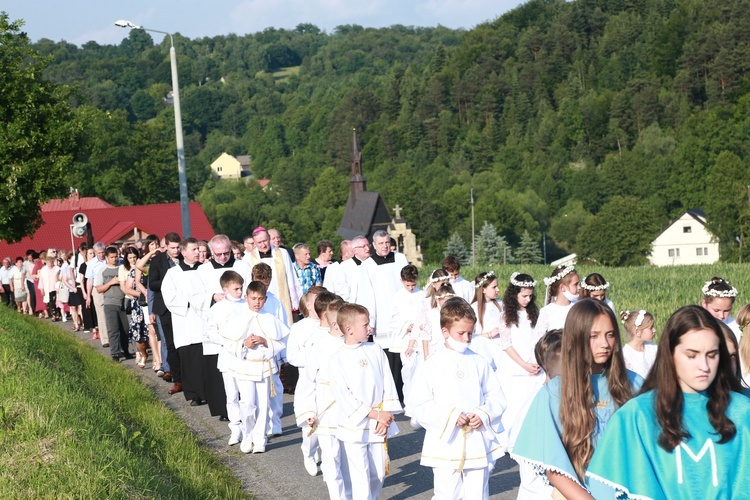 Organy i ołtarz w Pogwizdowie