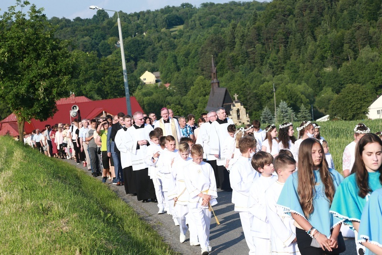 Organy i ołtarz w Pogwizdowie