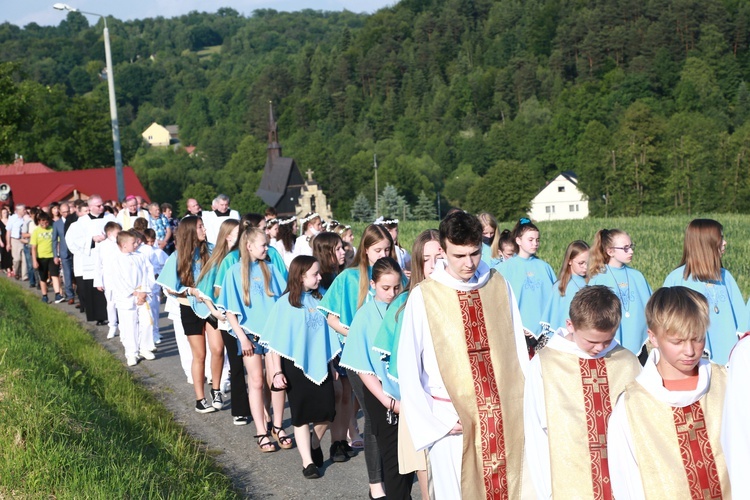 Organy i ołtarz w Pogwizdowie