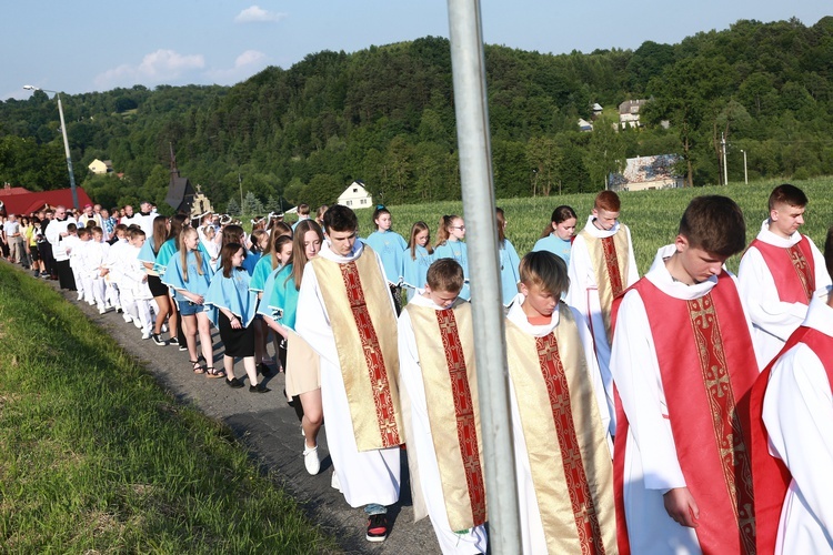 Organy i ołtarz w Pogwizdowie