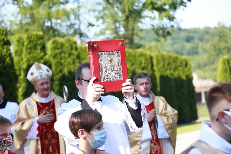 Organy i ołtarz w Pogwizdowie