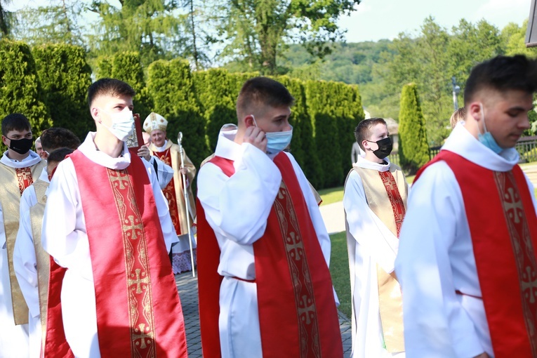 Organy i ołtarz w Pogwizdowie