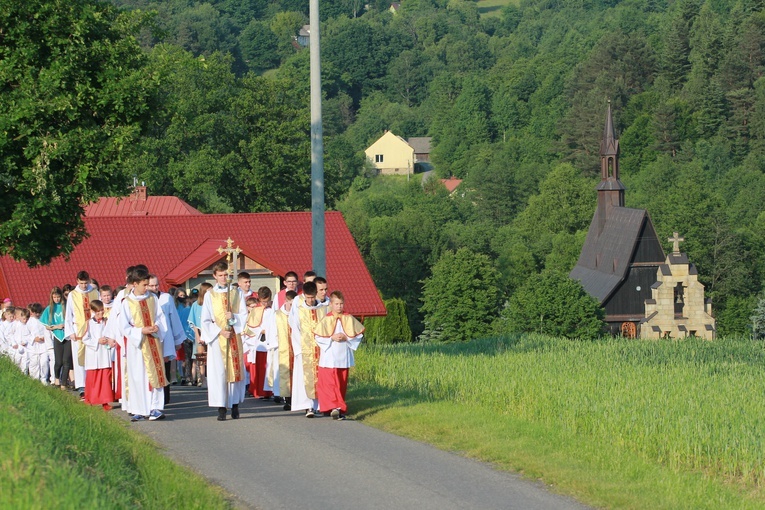 Organy i ołtarz w Pogwizdowie