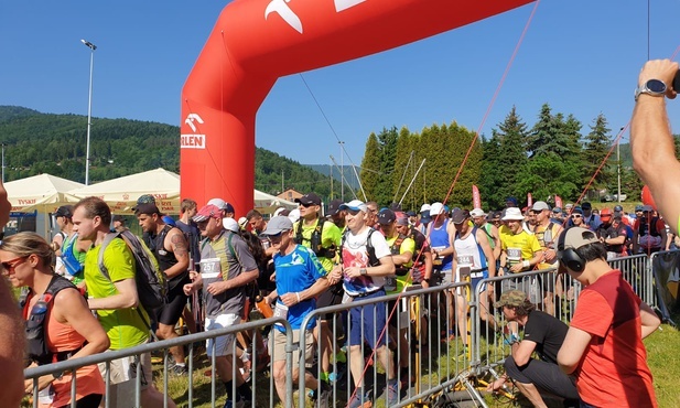 Beskid Mały. Wystartował III Górski Bieg Frassatiego
