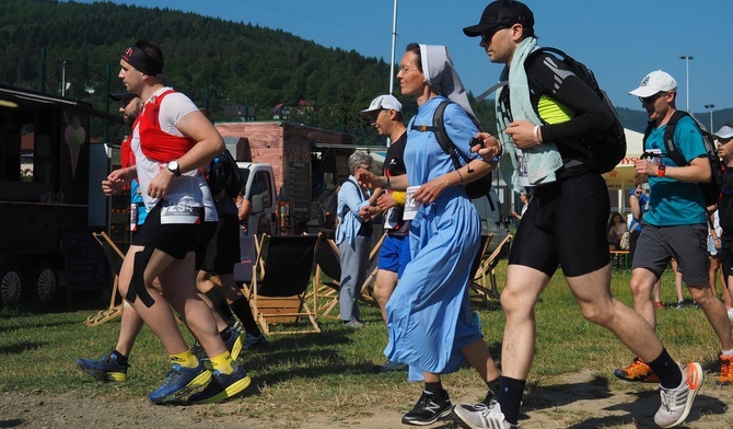 Beskid Mały. Wystartował III Górski Bieg Frassatiego