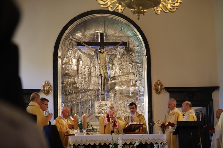 Msza św. w 100-lecie posługi sióstr sercanek na Franciszkańskiej 3