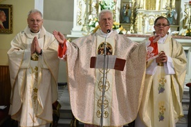 Eucharystii przewodniczył ks. prał. Józef Dobosz, który zainicjował powstanie rad Rycerzy Kolumba w diecezji tarnowskiej.