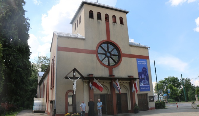 Cykl 100 na 100. Parafia Najświętszej Maryi Panny Wspomożenia Wiernych w Wełnowcu