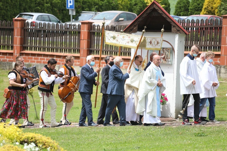 Jubileusze ks. Andrzeja Woźniaka i organisty Jarosława Wysogląda w Polance Górnej