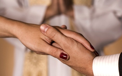 Hiszpania: Tylko co dziesiąta para bierze ślub kościelny