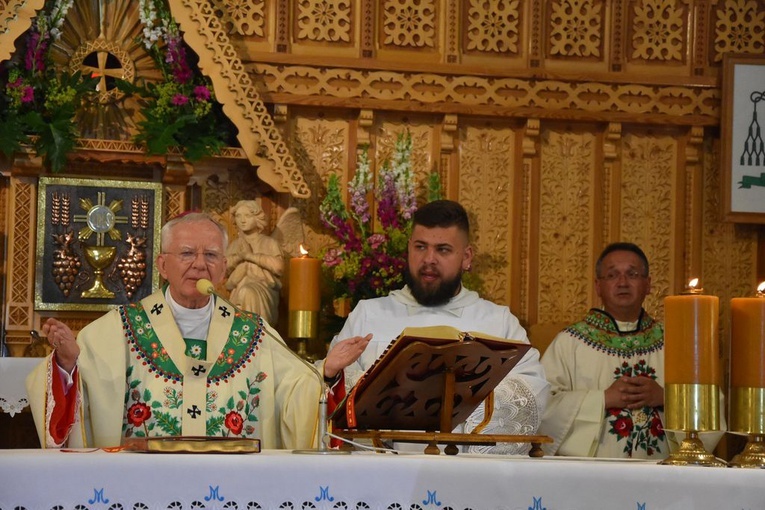 Abp Marek Jędraszewski na Bachledówce 