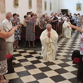 	Kapłani potrzebują duchowego wsparcia.