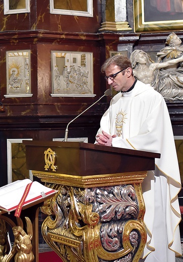 	W diecezji świdnickiej tematyką zajmuje się ks. Rafał Chudy.