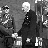 	Franciszek Kulwiec zdaje raport prezydentowi Mościckiemu  – 14 czerwca 1939 roku.